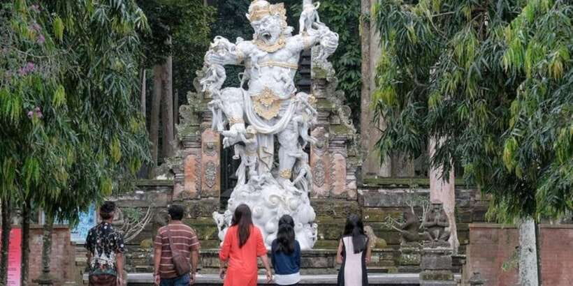 Bali Secret Waterfalls with Ulun Danu Beratan Temple Tour - Leke Leke Waterfall: a short walk with a swimming option