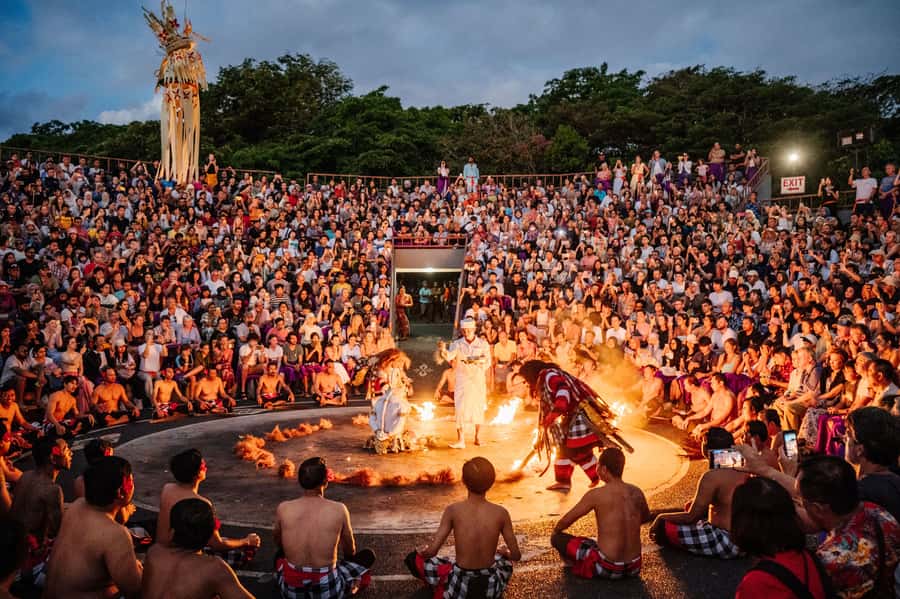 Bali: Skip-the-line Uluwatu Temple and Kecak Fire Dance Tour - Walking through the 11th-century temple grounds