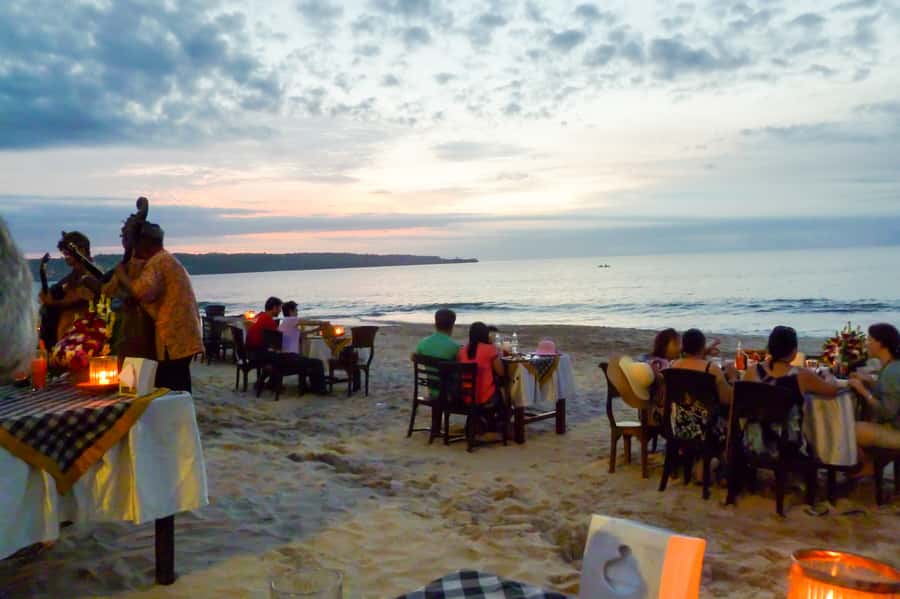 Bali Sunset: Uluwatu Temple, Kecak Dance and Jimbaran Bay - Who should book this Uluwatu evening?