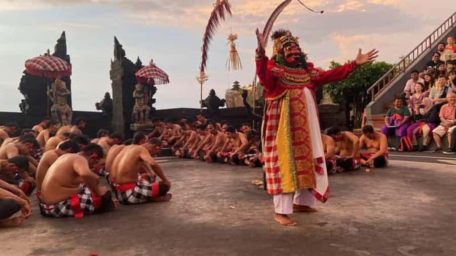 Bali: Sunset Uluwatu Temple & Kecak Fire Dance Private Tour - Why Uluwatu works so well at sunset