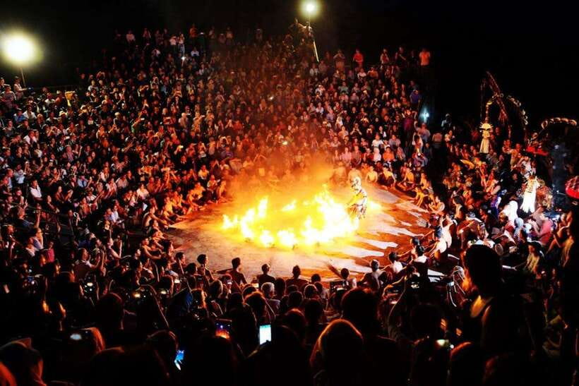 Bali: Tanah Lot Temple Sunset Kecak & Fire Dance Show Ticket - Sunset, weather, and what to bring