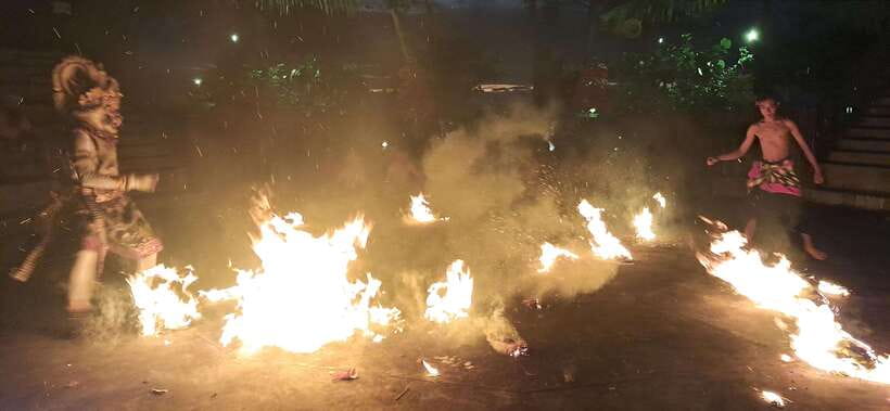 Bali: Tanah Lot Temple Sunset Kecak & Fire Dance Show Ticket - Who will enjoy this most