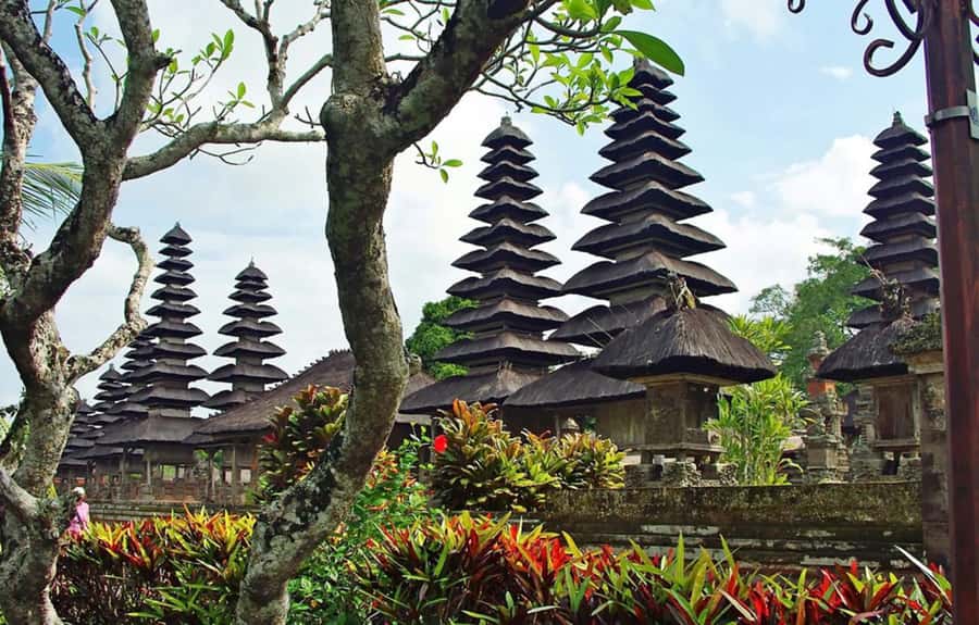 Bali : Tanah Lot Temple Tour with Sunset Dinner - Taman Ayun Temple and the Mengwi royal family
