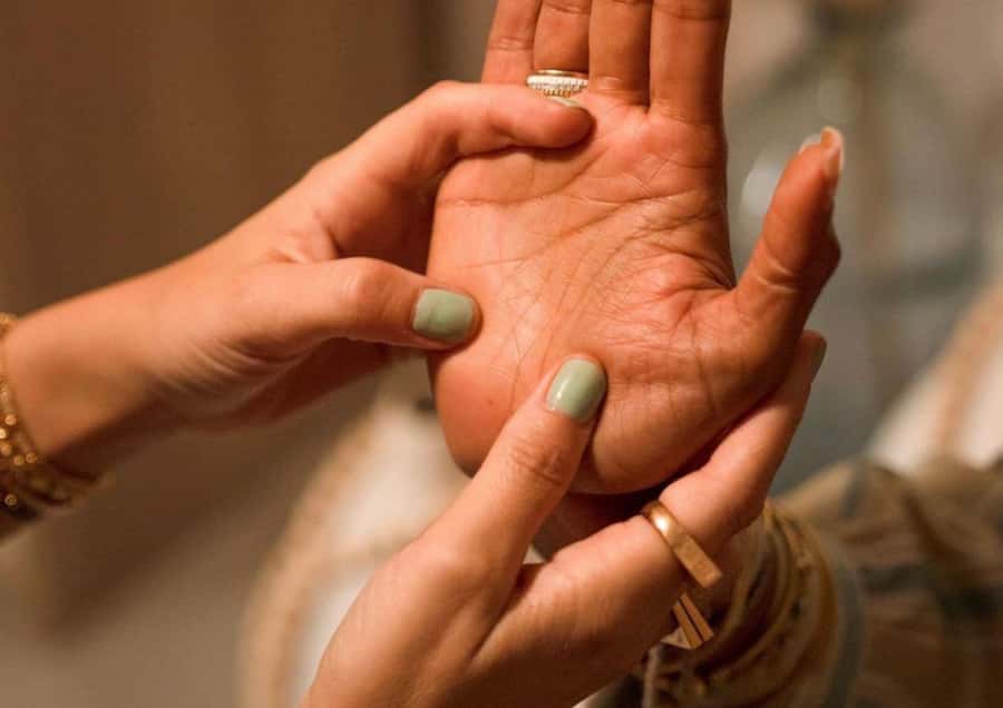 Bali: Temple Visit with Palm Reader & Fortune Telling Option - Meeting the Palm Reader