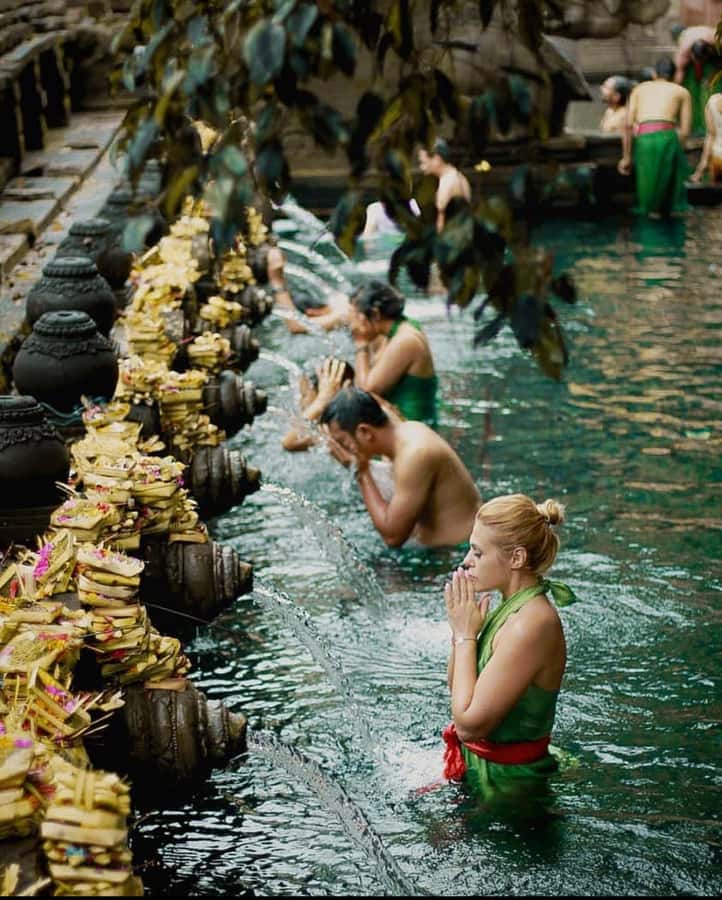 Bali: Temples, waterfall, and Rice Terrace Guided Tour - Kanto Lampo Waterfall: a wet and photogenic pause