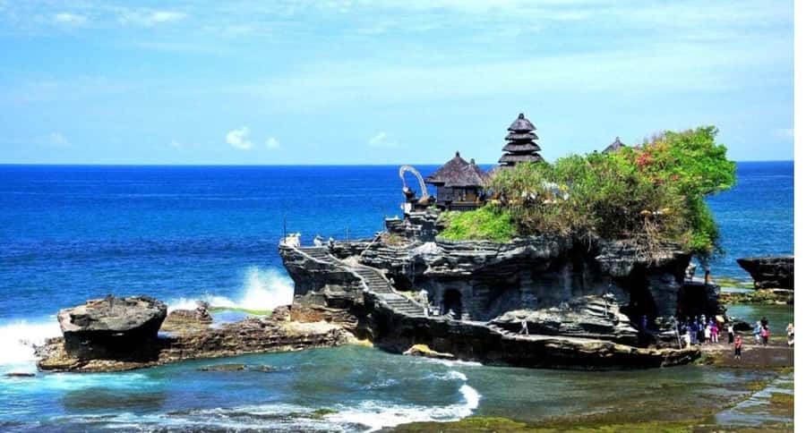 Bali : Ulun Danu Beratan Temple and UNESCO Rice Terrace Tour - Tanah Lot: finish beside the sea