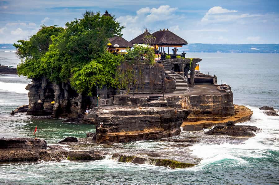 Bali: Water Temple, Waterfalls and Unesco Rice Terrace Tour - Ulun Danu Beratan brings temple and lake together