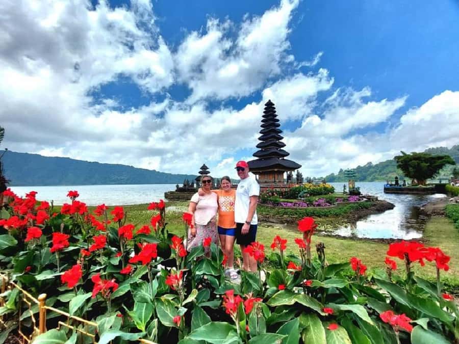 Bali: Waterfalls, Temples, and Rice Terraces Scenic Tour - Ulun Danu Beratan and the cool mountain setting
