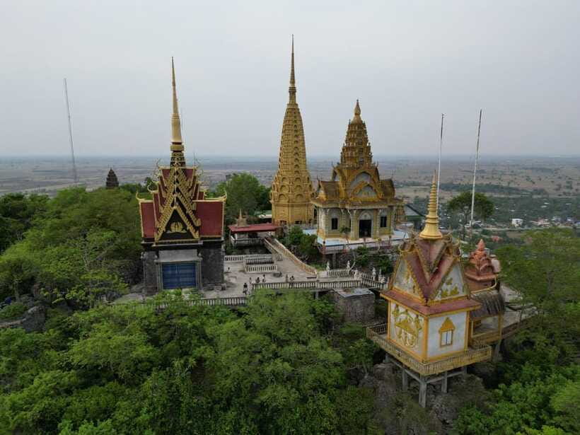 Bamboo train. Phnom Sampove cave. Bat cave and Banan Temple - What the $24 price really includes