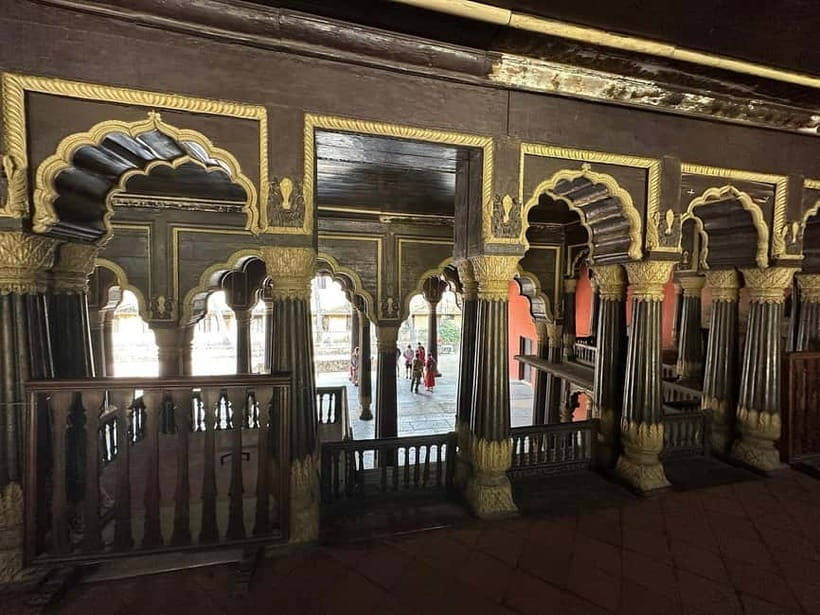 Bangalore: Palace, Temples, Fort & Markets Walking Tour - Key points at a glance