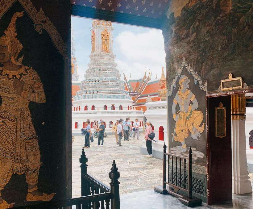 Bangkok: 2 Hours Grand Palace & Wat Pho Private Tour - Tha Tian Pier and the Wat Arun viewpoint