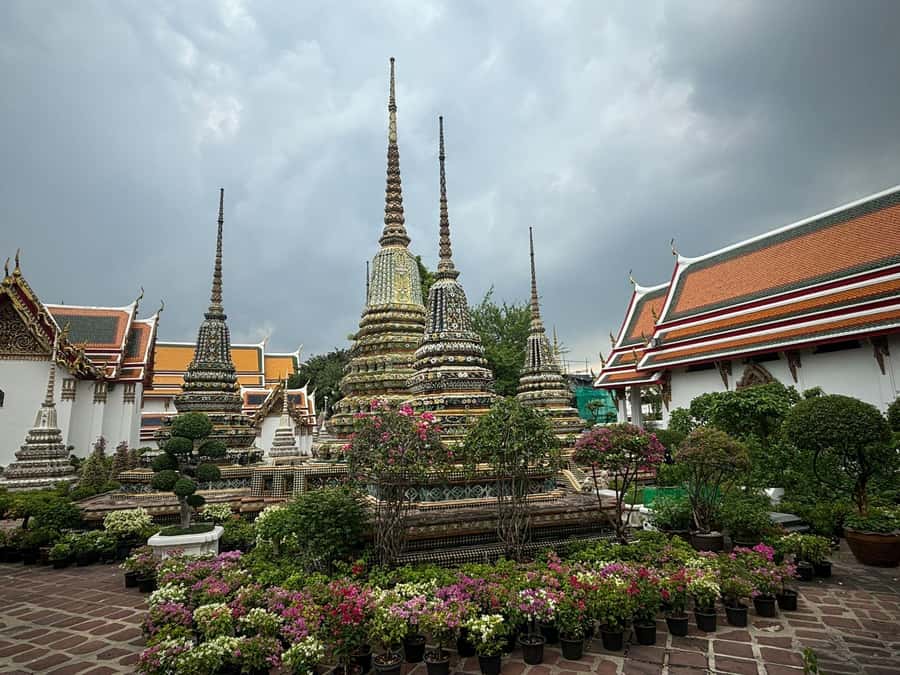 Bangkok 3-Major Royal Temples Walking Tour - Crossing the Chao Phraya to Wat Arun