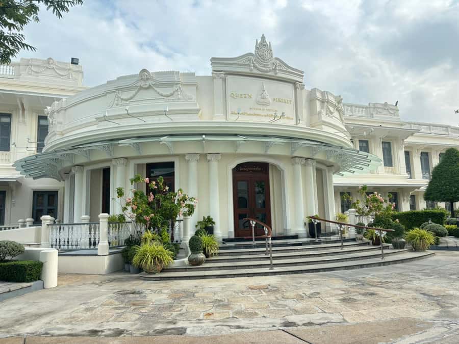 Bangkok 3-Major Royal Temples Walking Tour - The Grand Palace and the Emerald Buddha