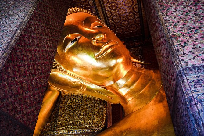 Bangkok 3 Temple Walking Tour: Wat Arun, Wat Pho, Wat Traimit - Wat Traimit and the 5.5-ton Golden Buddha