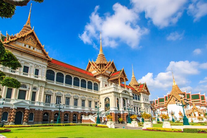 Bangkok Best Two Temples Emerald & Reclining Buddha + GrandPalace - Key points at a glance