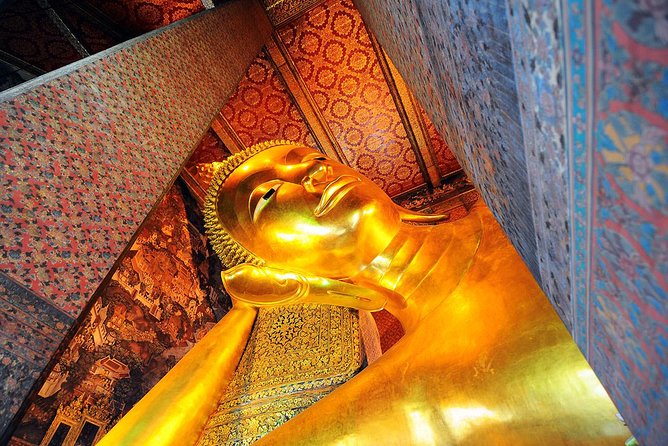 Bangkok Best Two Temples Emerald & Reclining Buddha + GrandPalace - Transport, group size, and comfort