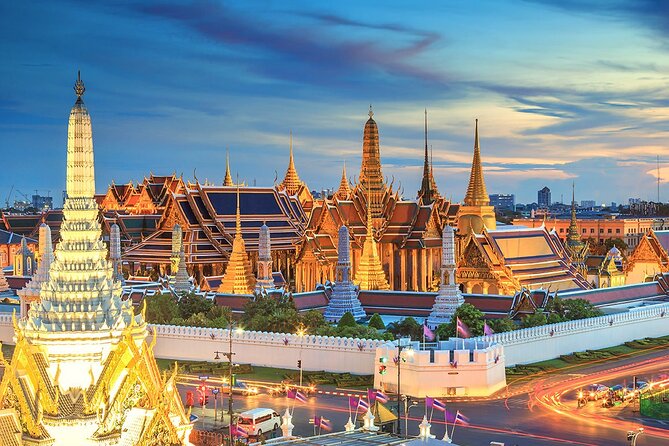 Bangkok Best Two Temples Emerald & Reclining Buddha + GrandPalace - The guide can shape the whole experience