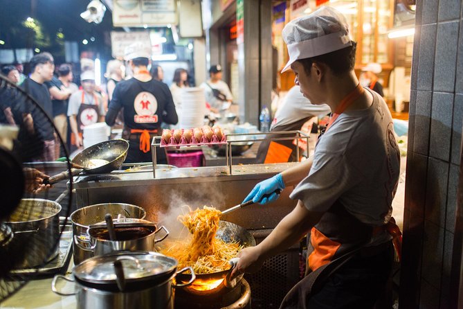 Bangkok by Night: Temples, Markets and Food Tuk-Tuk Tour - Dinner near the Old City and river