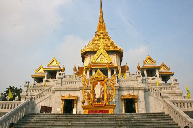 Bangkok City Highlights Tour: Grand Palace & Three Iconic Temples - Transport, group size, and the meeting point