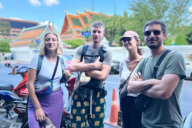 Bangkok Day Tour: Food, Temple & Tuk-Tuk - Talat Noi and its street art
