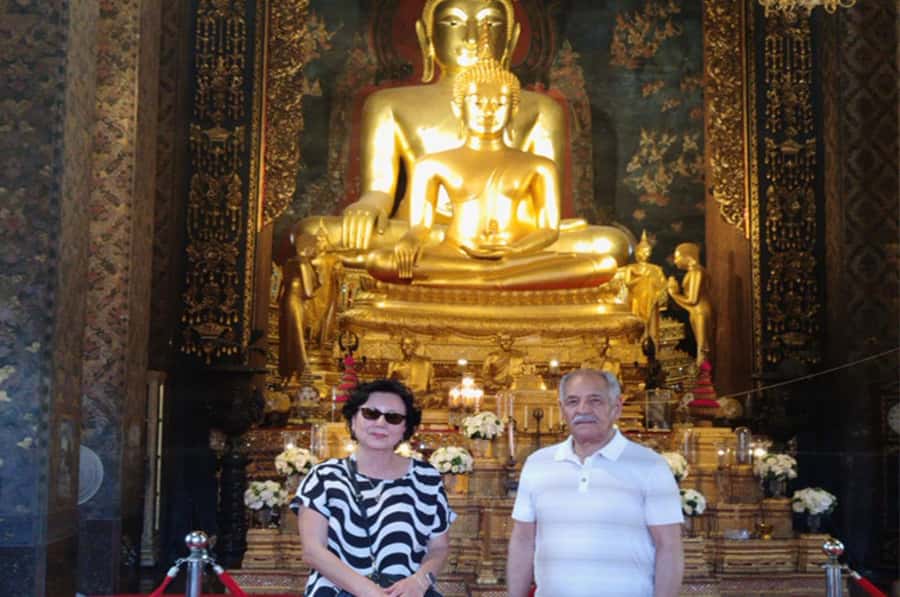Bangkok Day Tour: Food, Temple & Tuk-Tuk - The guide can make or break the morning