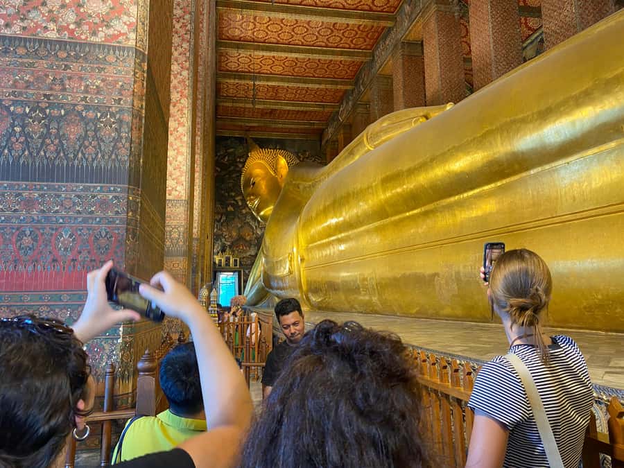 Bangkok: explore Wat Pho + tuk tuk sightseeing - Starting at Sanam Chai Station