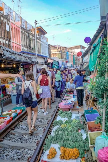 Bangkok: Famous Markets and Dragon Temple Guided Day Tour - Who will enjoy this experience most