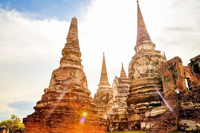 Bangkok Famous Temples sightseeing with Chinatown - Chinatown: one hour among shops and food