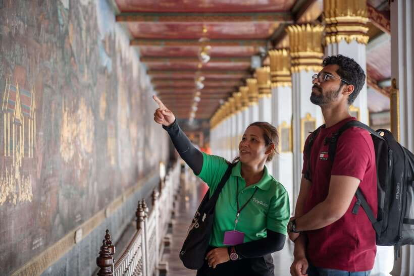 Bangkok: Grand Palace and Wat Phra Kaew Guided Walking Tour - Entering the Grand Palace on foot