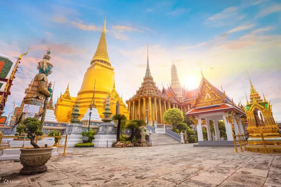 Bangkok: Grand Palace, Wat Pho, and Wat Arun Guided Tour - Why this temple tour works well in Bangkok