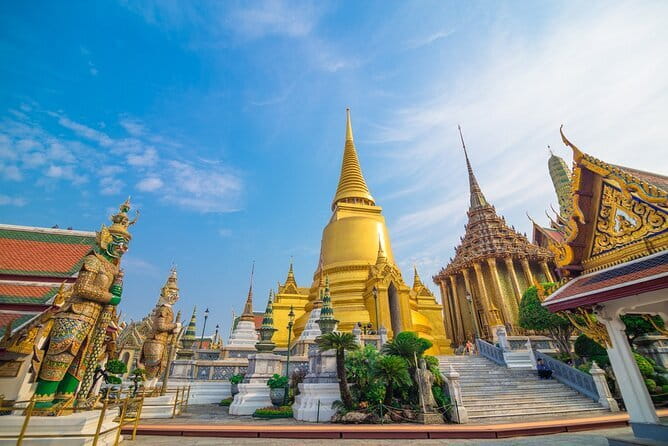 Bangkok: Grand Palace & Wat Pho Half-Day Japanese Tour - Key points at a glance
