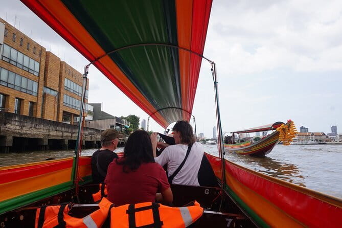Bangkok: Grand Palace & Wat Pho Half-Day Japanese Tour - Wat Pho and the Reclining Buddha