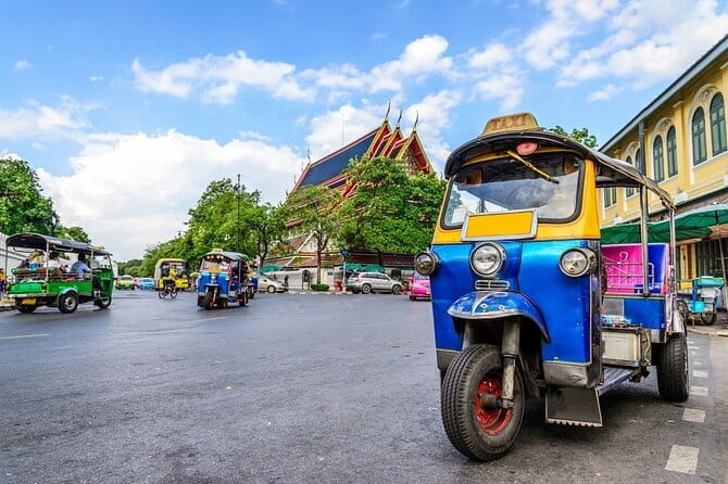 Bangkok: Grand Palace & Wat Pho Half-Day Japanese Tour - Grand Palace and Wat Phra Kaew: Bangkok’s grand opening