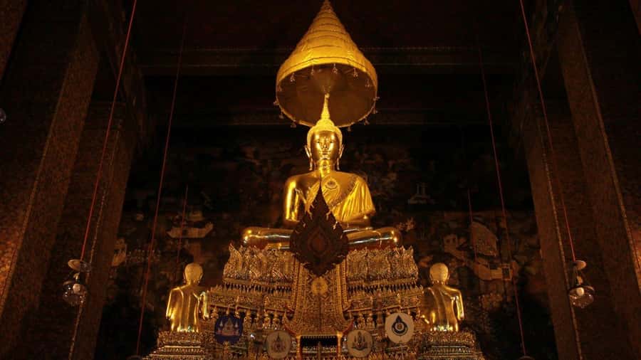 Bangkok: Grand Palace & Wat Pho Half-Day Private Tour - Wat Pho and the 151-foot Reclining Buddha