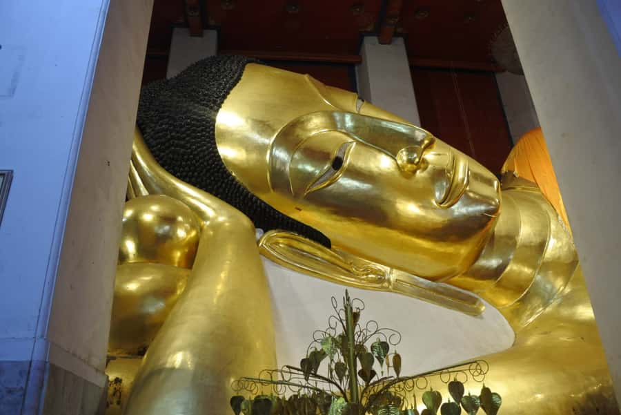 Bangkok: Grand Palace & Wat Pho Half-Day Private Tour - Should you book the Grand Palace and Wat Pho tour?