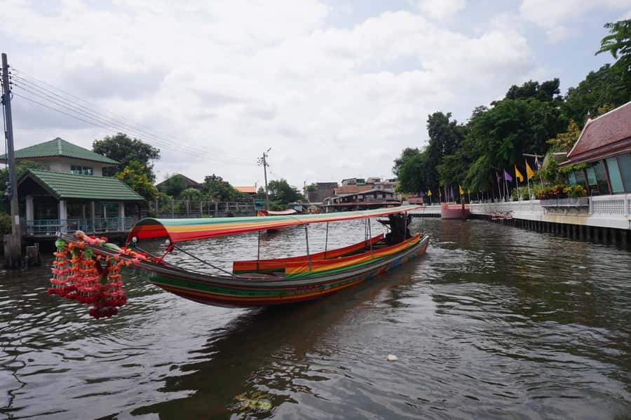 Bangkok: Grand Palace, Wat Pho & Long Tail Boat Tour - Practical details that can save you trouble