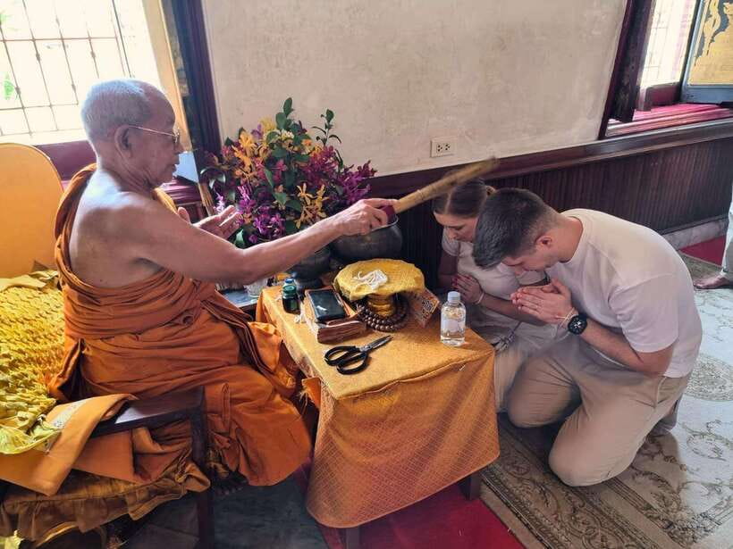 Bangkok: Grand Palace, Wat Pho, Wat Arun and Wat Sa Ket Tour - Grand Palace and Wat Phra Kaew: the visual overload begins
