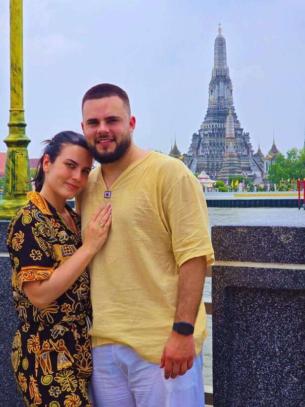Bangkok: Grand Palace, Wat Pho, Wat Arun and Wat Sa Ket Tour - Starting the day in central Bangkok