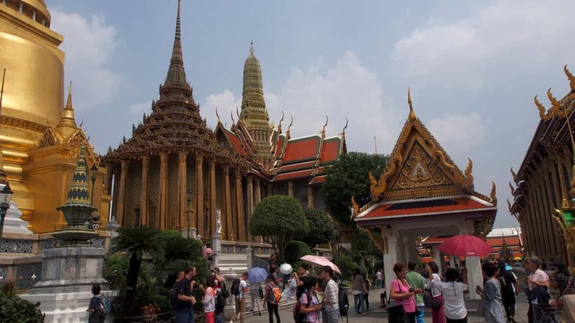 Bangkok: Grand Palace, Wat Pho, Wat Arun Sacred & Local Tour - What the $18 price really includes