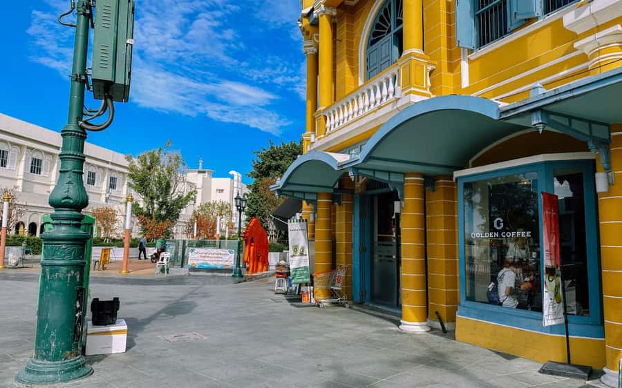 Bangkok: Grand Palace, Wat Pho, & Wat Arun Walking Tour - Who should book this Bangkok temple tour