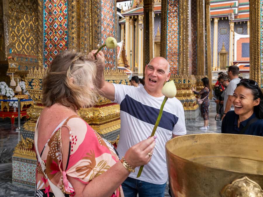 Bangkok: Grand Palace, Wat Pho with Mango Dessert Tastings - A 20-minute tuk tuk ride past civic Bangkok