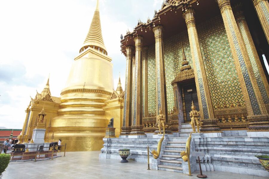 Bangkok: Half-Day Temple and Grand Palace Private Tour - Who should book this four-hour tour?