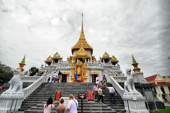 Bangkok Heritage Highlights: Grand Palace & Three Temples Tour - What guides add to the visit