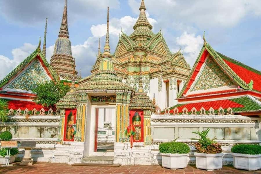 Bangkok Highlight Temple Private Tour - Crossing the Chao Phraya River by Local Ferry