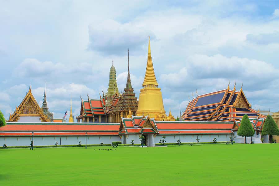 Bangkok: Highlights, Temples, and Canal Tour with Lunch - Wat Phra Kaew and the Emerald Buddha