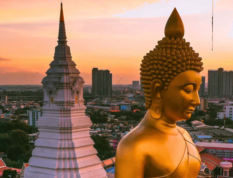 Bangkok: Highlights Tour wth Grand Palace & Must See Temples - The Grand Palace starts the day with a royal jolt