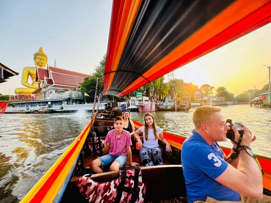 Bangkok: Highlights with Food Tour & Sunset in Wat Arun - Life along the canals by long-tail boat