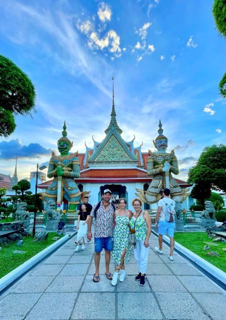 Bangkok: Highlights with Food Tour & Sunset in Wat Arun - Seeing Bangkok by tuk-tuk after dark