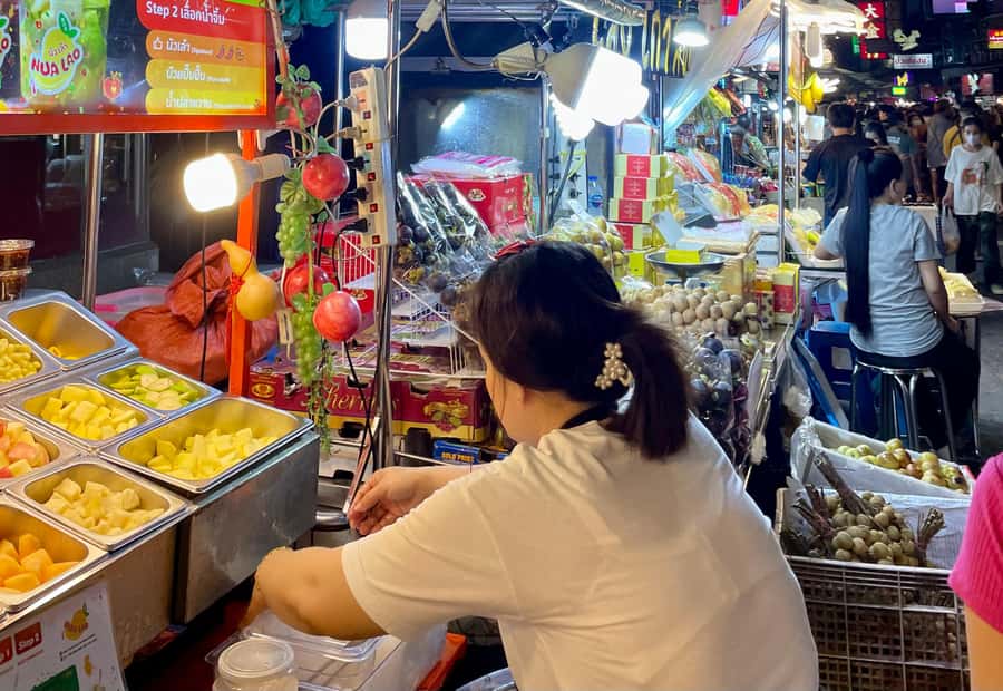 Bangkok: Highlights with Food Tour & Sunset in Wat Arun - Pace, comfort, and who should choose it