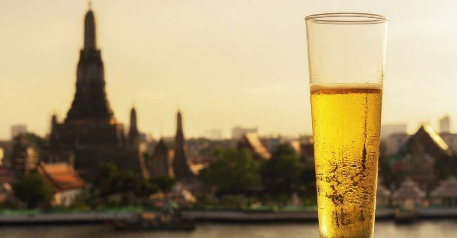 Bangkok: Historical Temples Tour & Hidden Bar at Sunset - Why an evening tour works so well in old Bangkok